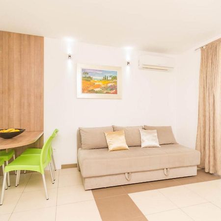 Apartments In Njivice/Insel Krk 13314 מראה חיצוני תמונה